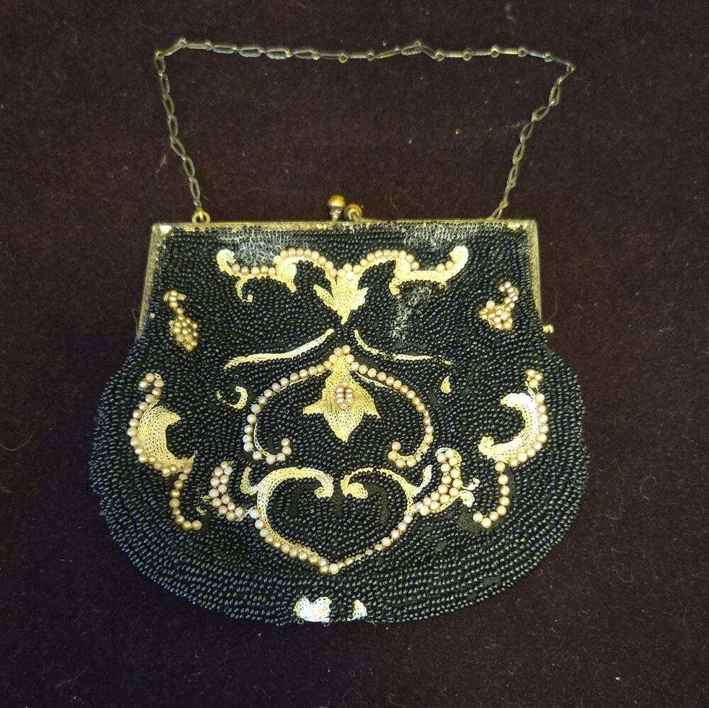 Antique Black & Cream Beaded Women’s Clutch Evening Cocktail Purse Chain Frame